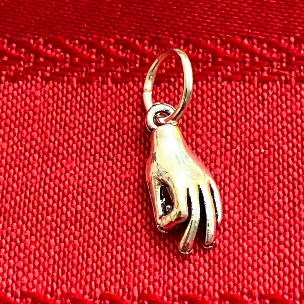 5/$10❤️❤️❤️NEW TIBETAN SILVER OK HAND CHARM PENDANT